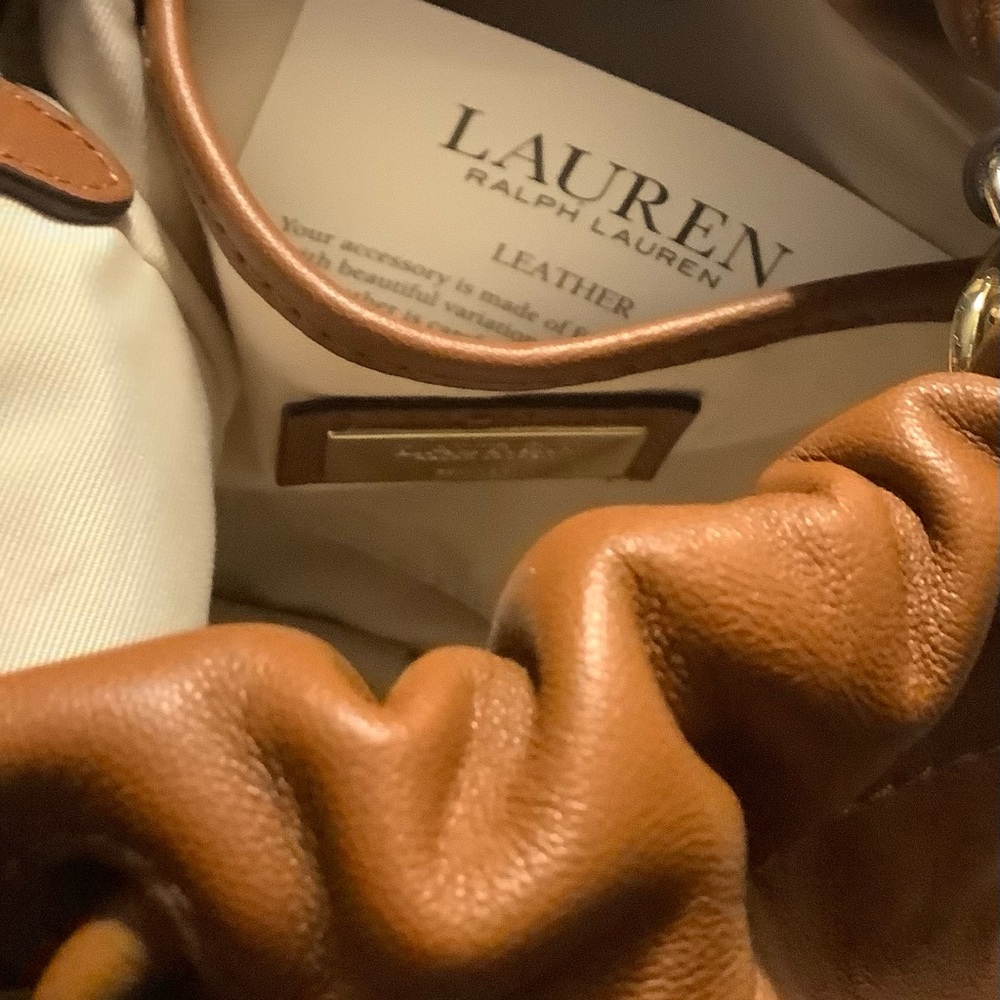🆕 Lauren Ralph Lauren “Emmy” Napa Leather Bucket Bag Crossbody - Picture 7 of 7